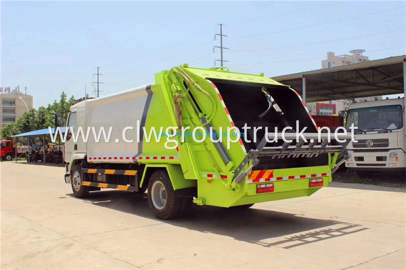 Compressed Refuse Truck 4